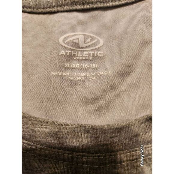 E6 Athletic Works graphic activewear tank - Picture 4 of 6